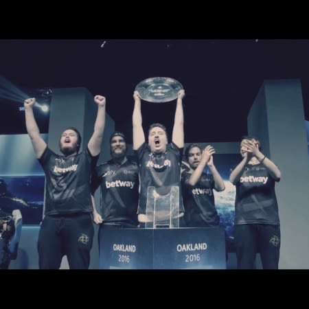 Ninjas in Pyjamas Pertahankan Gelarnya di Intel Extreme Masters