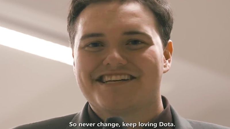 SirActionSlacks, Sang Penghibur yang Cairkan Ketegangan dalam Kompetisi DOTA 2